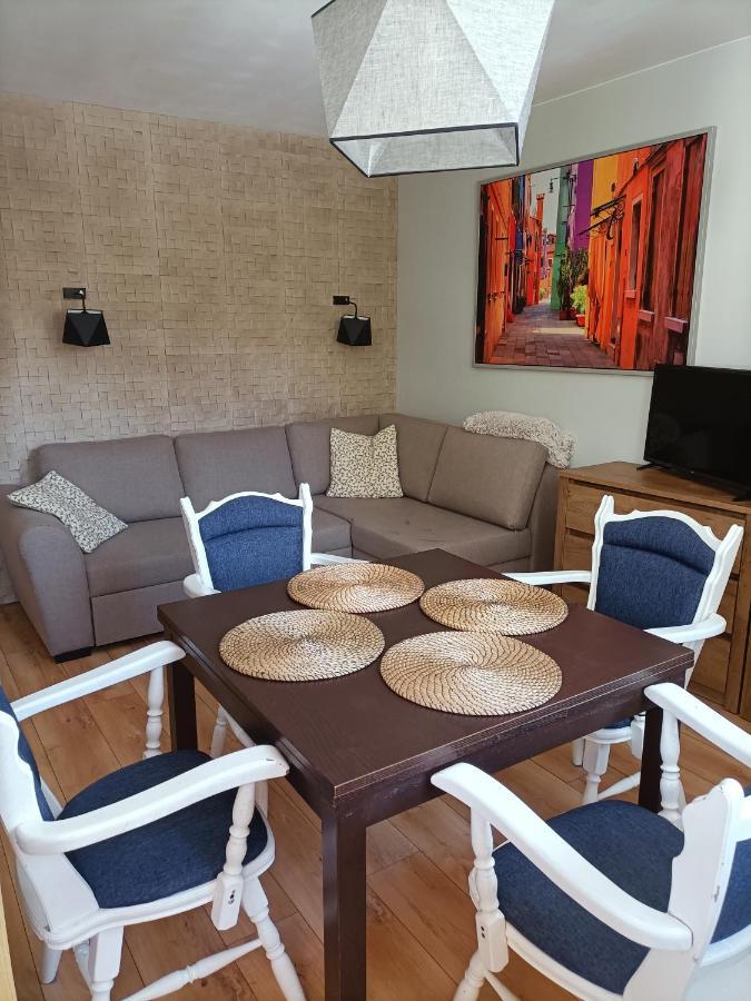 Happy Family, Osiedle Podgorze 1D/18 Apartament Apartment ชกลาร์สกา ปอเรมบา ภายนอก รูปภาพ